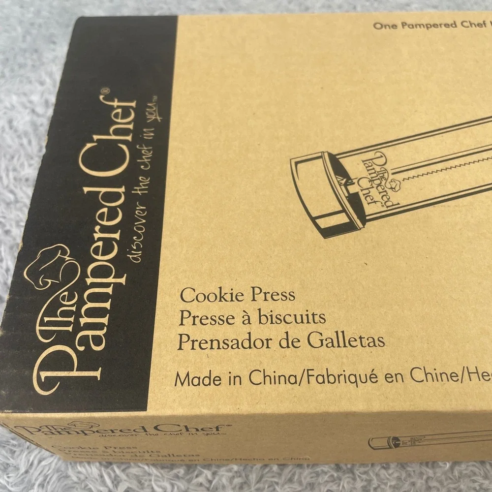The Pampered Chef Cookie‎ Press White 1525 16 Discs